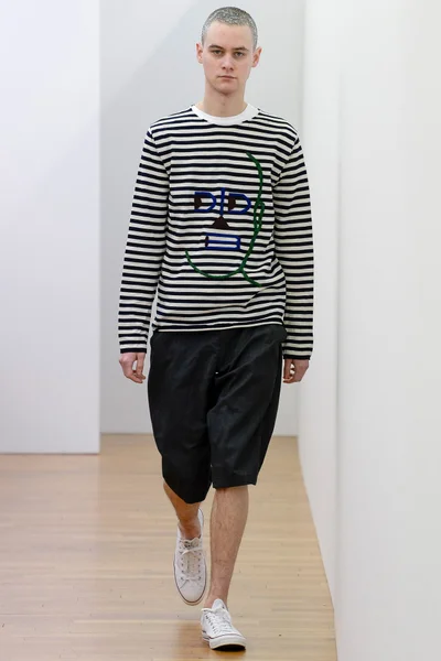 Look 25
